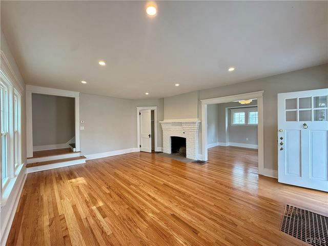 104 Kensington Place, Syracuse, NY 13210