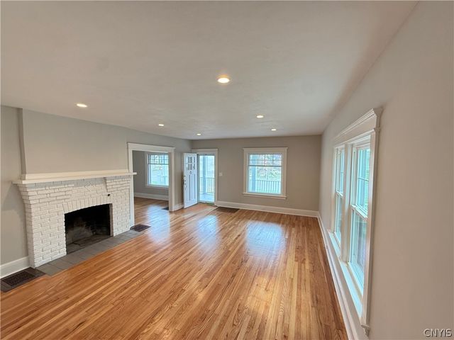 104 Kensington Place, Syracuse, NY 13210