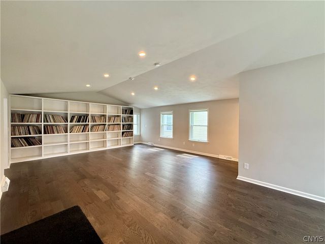 104 Kensington Place, Syracuse, NY 13210