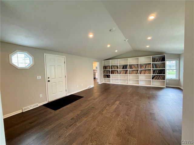 104 Kensington Place, Syracuse, NY 13210