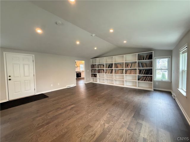104 Kensington Place, Syracuse, NY 13210