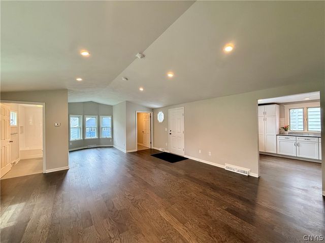104 Kensington Place, Syracuse, NY 13210