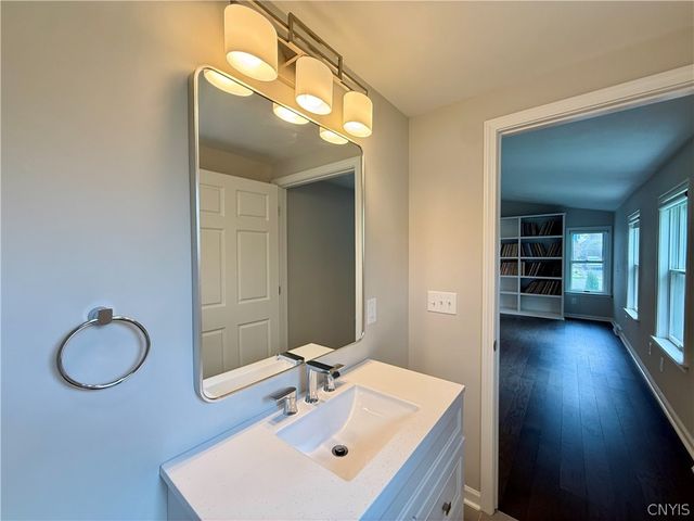 104 Kensington Place, Syracuse, NY 13210