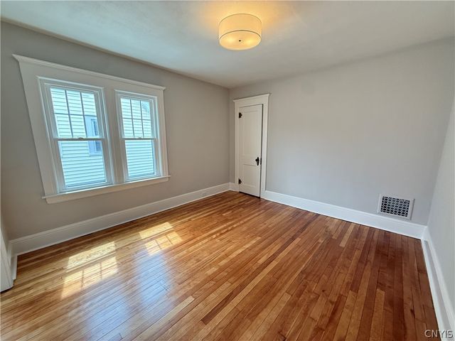 104 Kensington Place, Syracuse, NY 13210