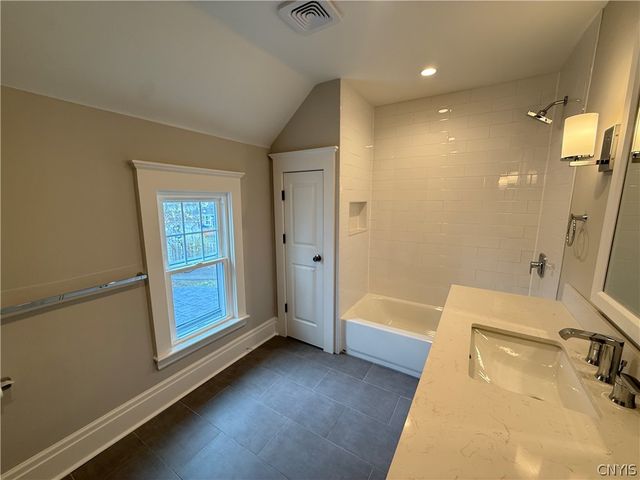 104 Kensington Place, Syracuse, NY 13210
