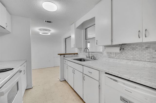 2223 INGRAM AVENUE, Sarasota, FL 34232