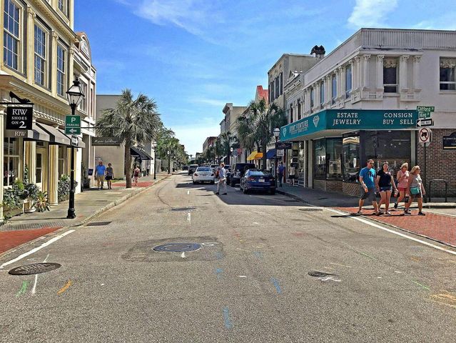 15 Horlbeck Alley 15, Charleston, SC 29401