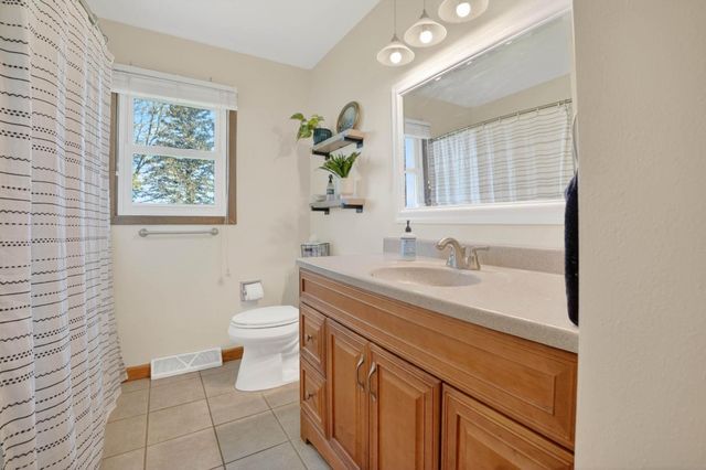 3134 Violet Drive, Waterloo, IA 50701