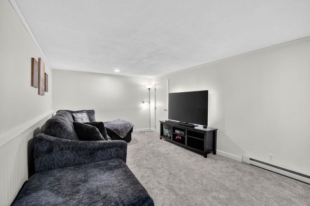 3134 Violet Drive, Waterloo, IA 50701