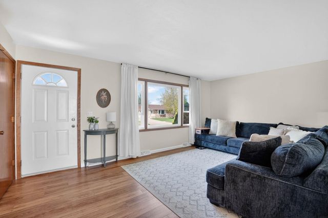 3134 Violet Drive, Waterloo, IA 50701
