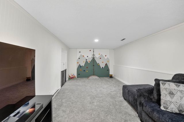 3134 Violet Drive, Waterloo, IA 50701