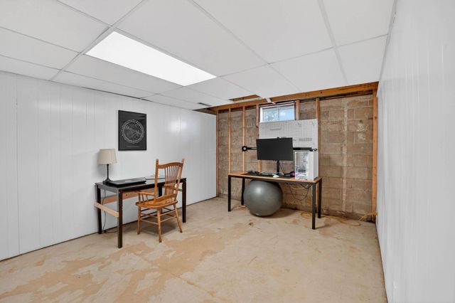 3134 Violet Drive, Waterloo, IA 50701