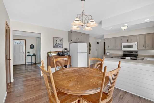 3134 Violet Drive, Waterloo, IA 50701