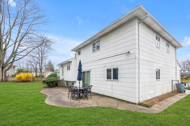 2199 Clover Court, East Meadow, NY 11554