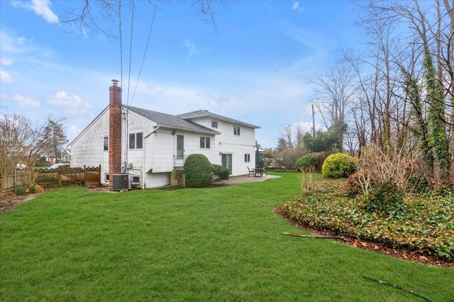 2199 Clover Court, East Meadow, NY 11554