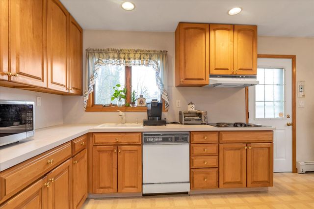 2199 Clover Court, East Meadow, NY 11554