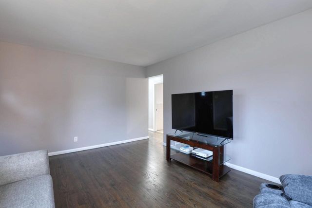 1516 Evergreen DRIVE, Waukesha, WI 53188