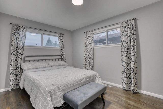 1516 Evergreen DRIVE, Waukesha, WI 53188