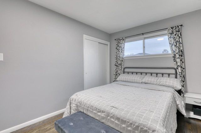 1516 Evergreen DRIVE, Waukesha, WI 53188