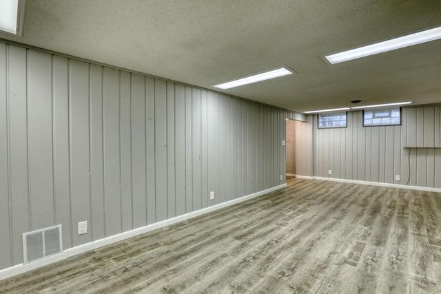 1516 Evergreen DRIVE, Waukesha, WI 53188