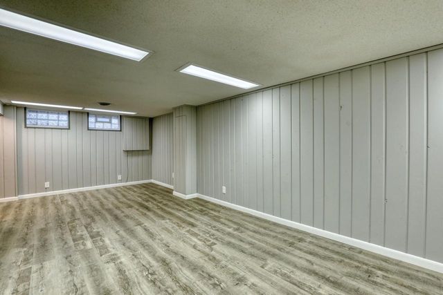 1516 Evergreen DRIVE, Waukesha, WI 53188