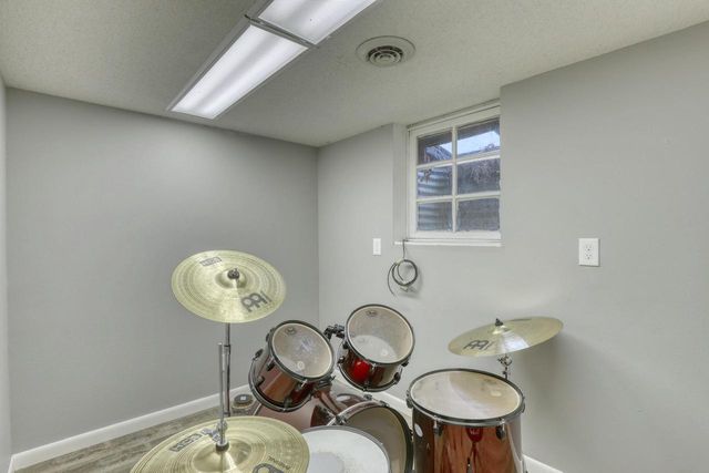 1516 Evergreen DRIVE, Waukesha, WI 53188