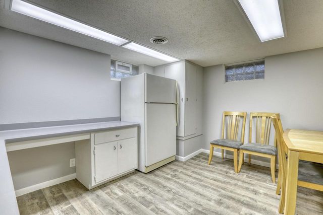 1516 Evergreen DRIVE, Waukesha, WI 53188