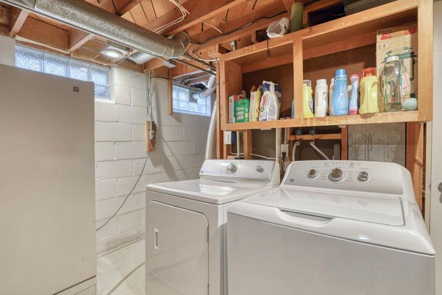 1516 Evergreen DRIVE, Waukesha, WI 53188