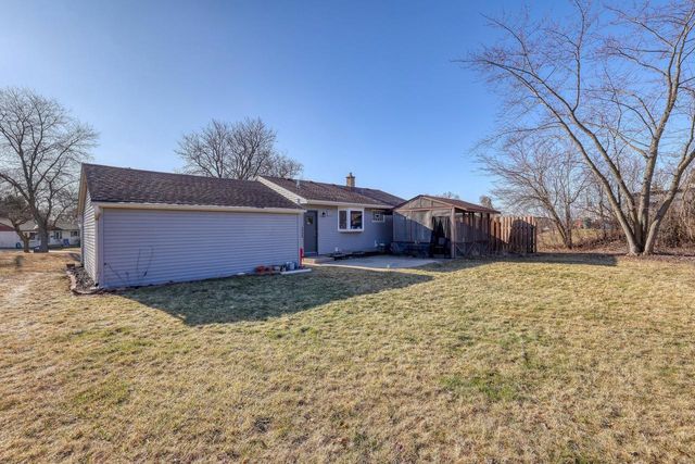 1516 Evergreen DRIVE, Waukesha, WI 53188