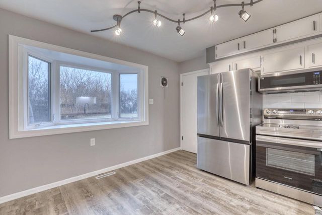 1516 Evergreen DRIVE, Waukesha, WI 53188