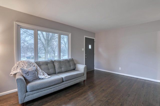 1516 Evergreen DRIVE, Waukesha, WI 53188