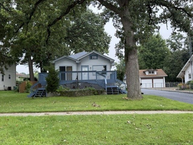 414 W Park Avenue, Round Lake, IL 60073