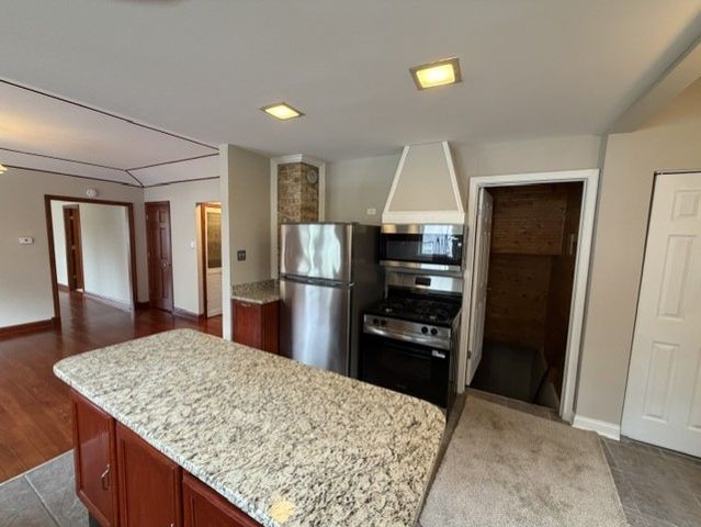 414 W Park Avenue, Round Lake, IL 60073