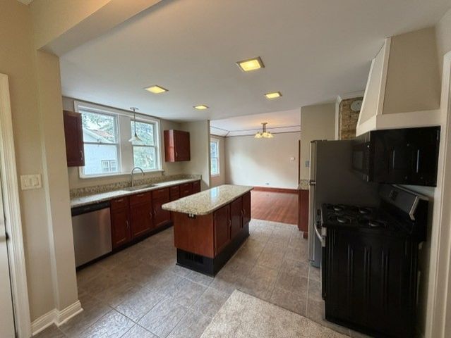 414 W Park Avenue, Round Lake, IL 60073