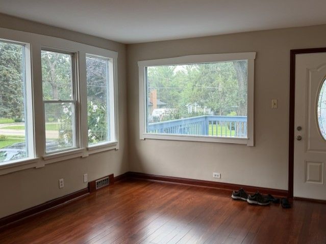 414 W Park Avenue, Round Lake, IL 60073