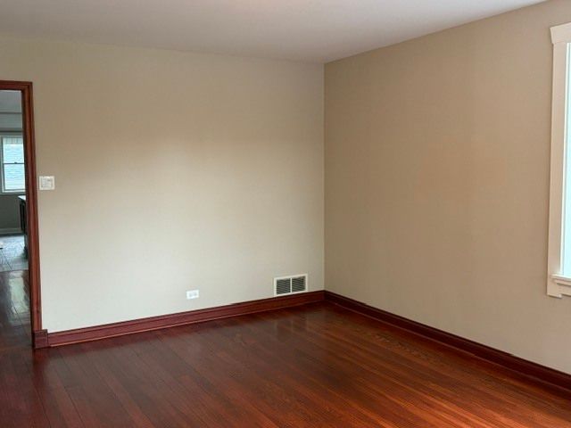 414 W Park Avenue, Round Lake, IL 60073