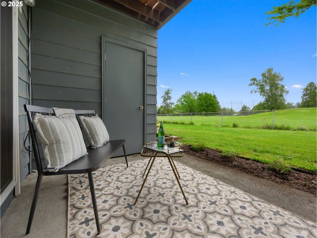 1256 Ne HOGAN Dr, Gresham, OR 97030