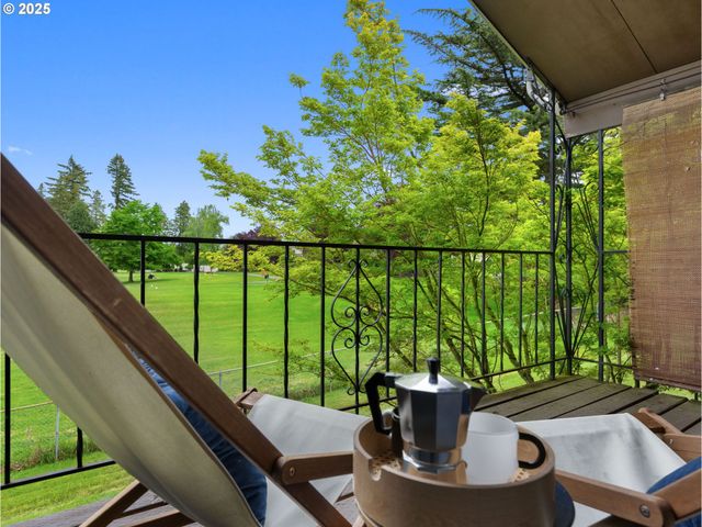 1256 Ne HOGAN Dr, Gresham, OR 97030
