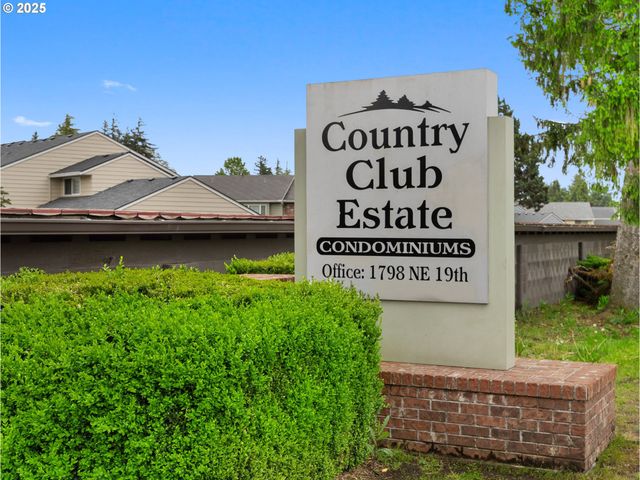 1256 Ne HOGAN Dr, Gresham, OR 97030