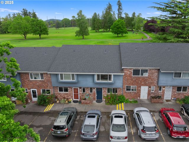 1256 Ne HOGAN Dr, Gresham, OR 97030