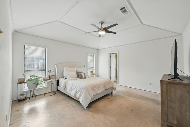 732 Heather Knoll Drive, Desoto, TX 75115