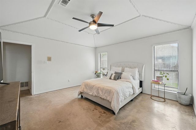 732 Heather Knoll Drive, Desoto, TX 75115