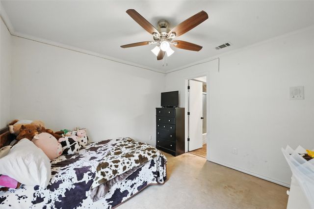 732 Heather Knoll Drive, Desoto, TX 75115