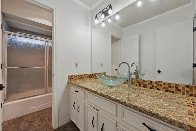 732 Heather Knoll Drive, Desoto, TX 75115