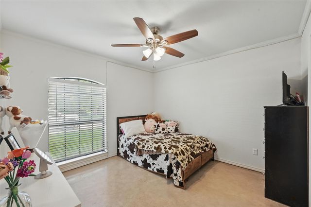 732 Heather Knoll Drive, Desoto, TX 75115