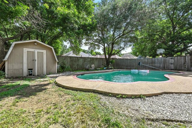 732 Heather Knoll Drive, Desoto, TX 75115