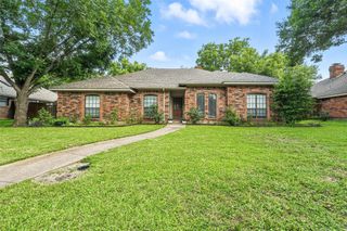 732 Heather Knoll Drive, Desoto, TX 75115