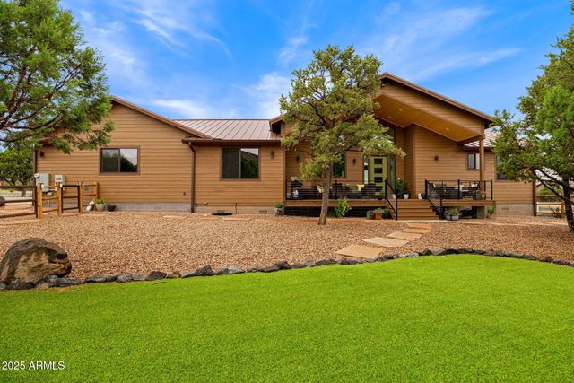 2344 Hellcat Circle, Overgaard, AZ 85933