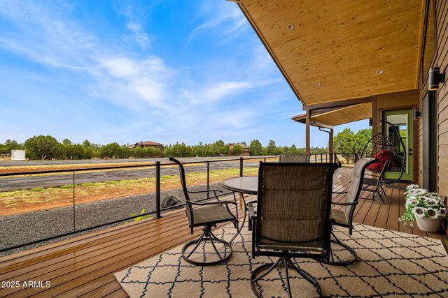 2344 Hellcat Circle, Overgaard, AZ 85933