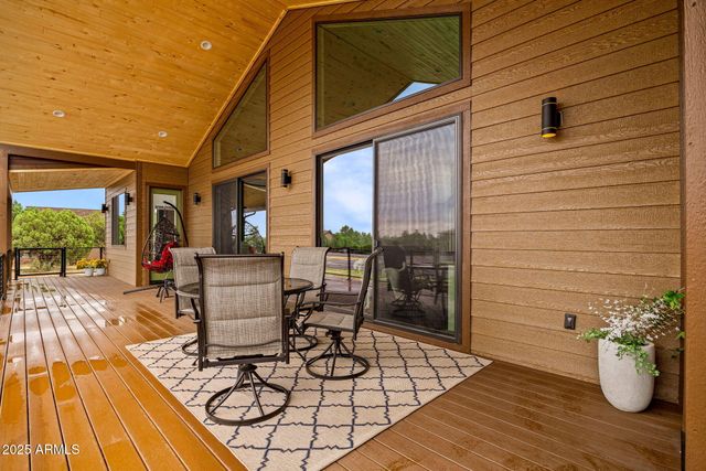 2344 Hellcat Circle, Overgaard, AZ 85933